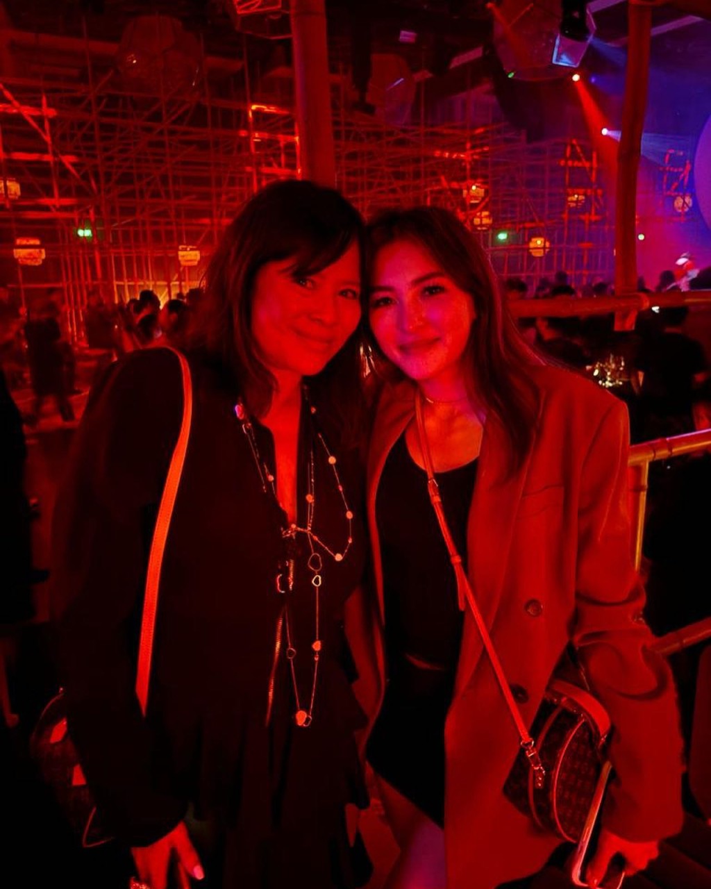 榮文蔚與上山詩鈉的女兒合照。