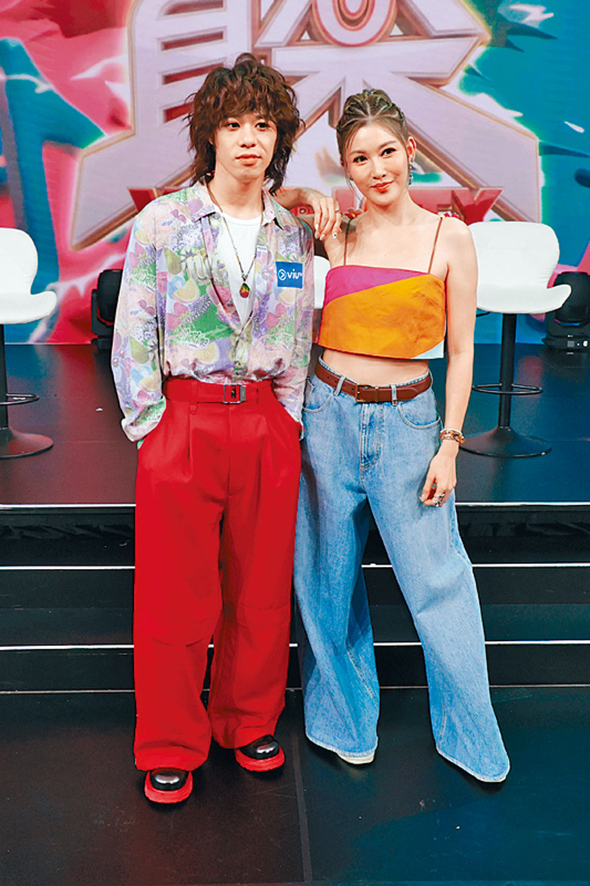 ■李彩華、曾比特似乎首次碰面已甚合眼緣。