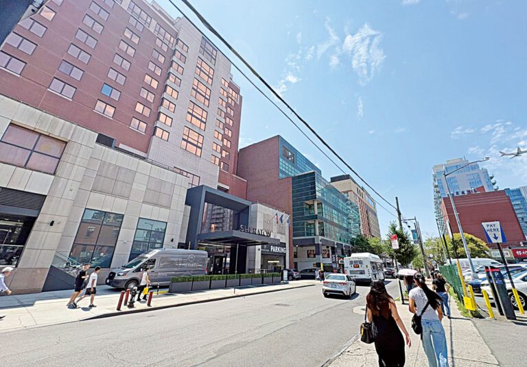 旅遊業帶動紐約市酒店業成為全美最強勁的行業之一，遊客激增帶動了客房需求旺盛。