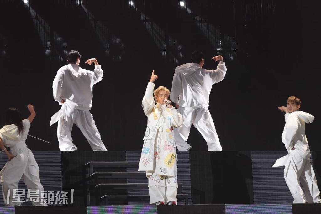 陳柏宇一連三場的紅館演唱會《Live in Frames 20週年》在18日舉行首場。
