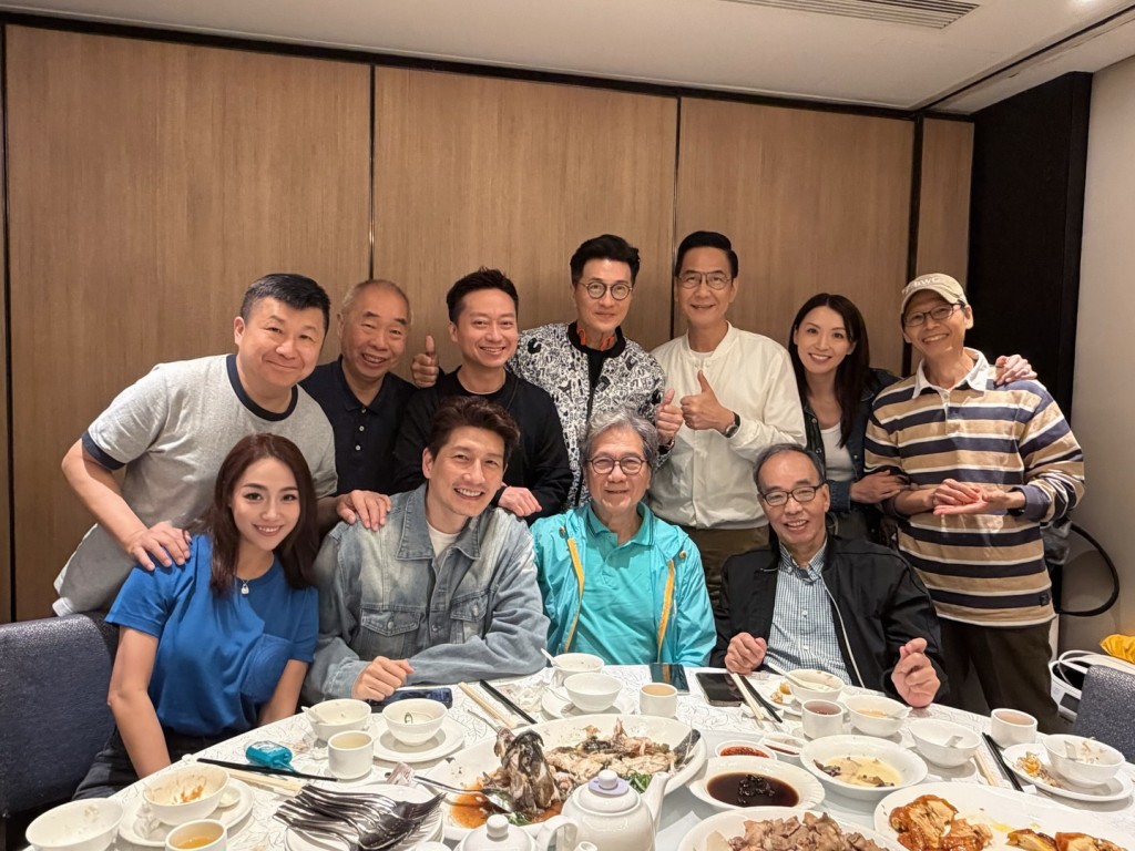 「A記同學會」的一班台前幕後人員，不時相約聚餐，情誼深厚。