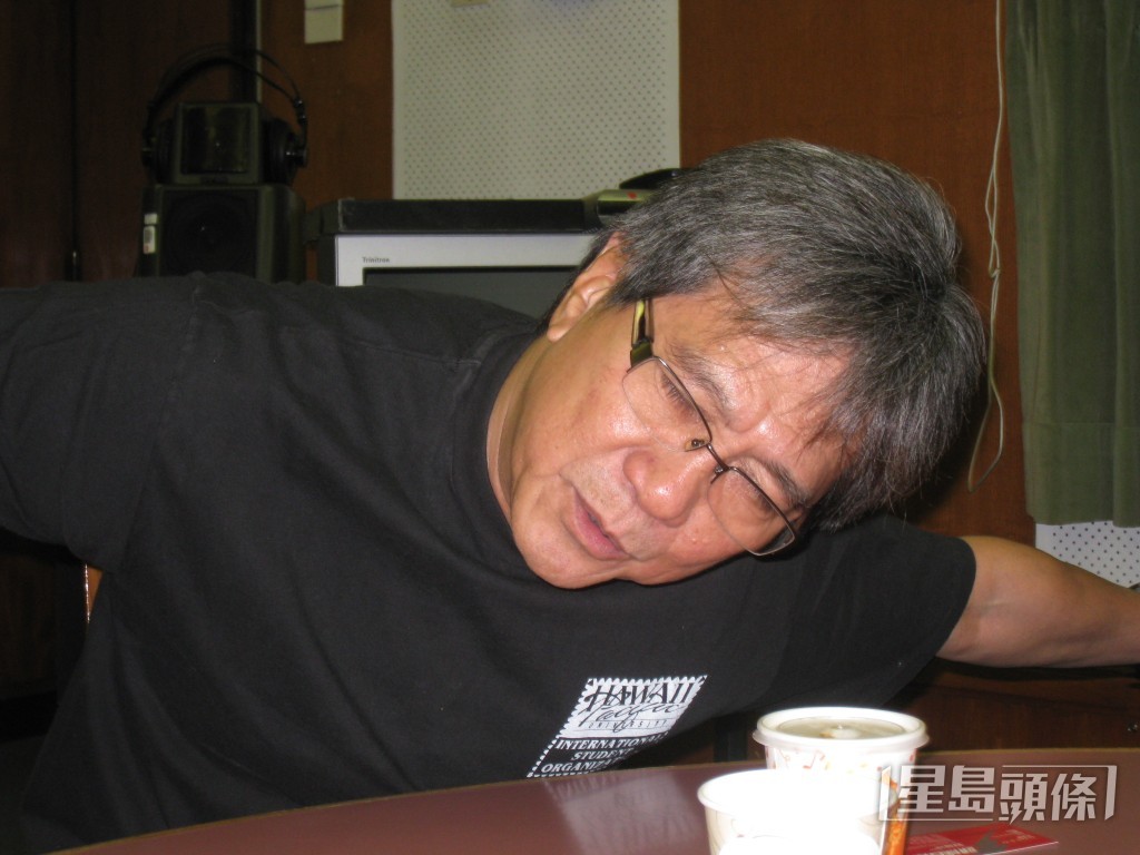 何守信曾主持長壽節目《開心日報》。