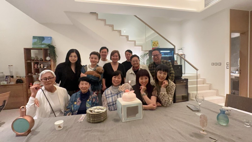 住宅為複式設計，可通往二樓。