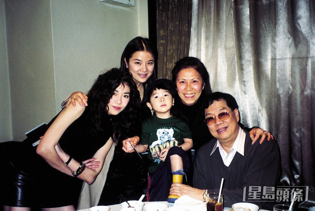 戴蘊慧是已故著名歌唱老師戴思聰的女兒。