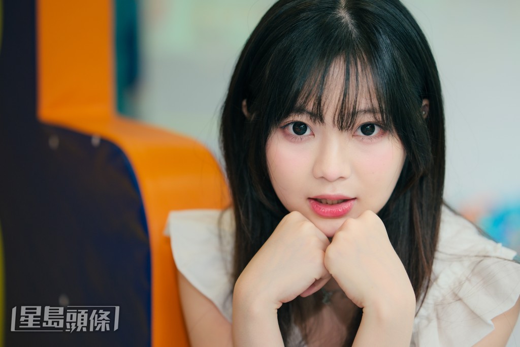 Miu曾在劇集《黑色月光》中飾演「少年黃翠如」,並在《正義女神》中出演少年犯角色。