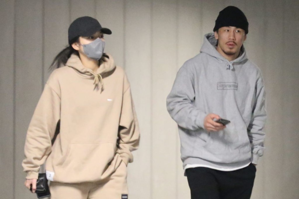 川口春奈前年與交往約五年的格鬥家矢地祐介分手。
