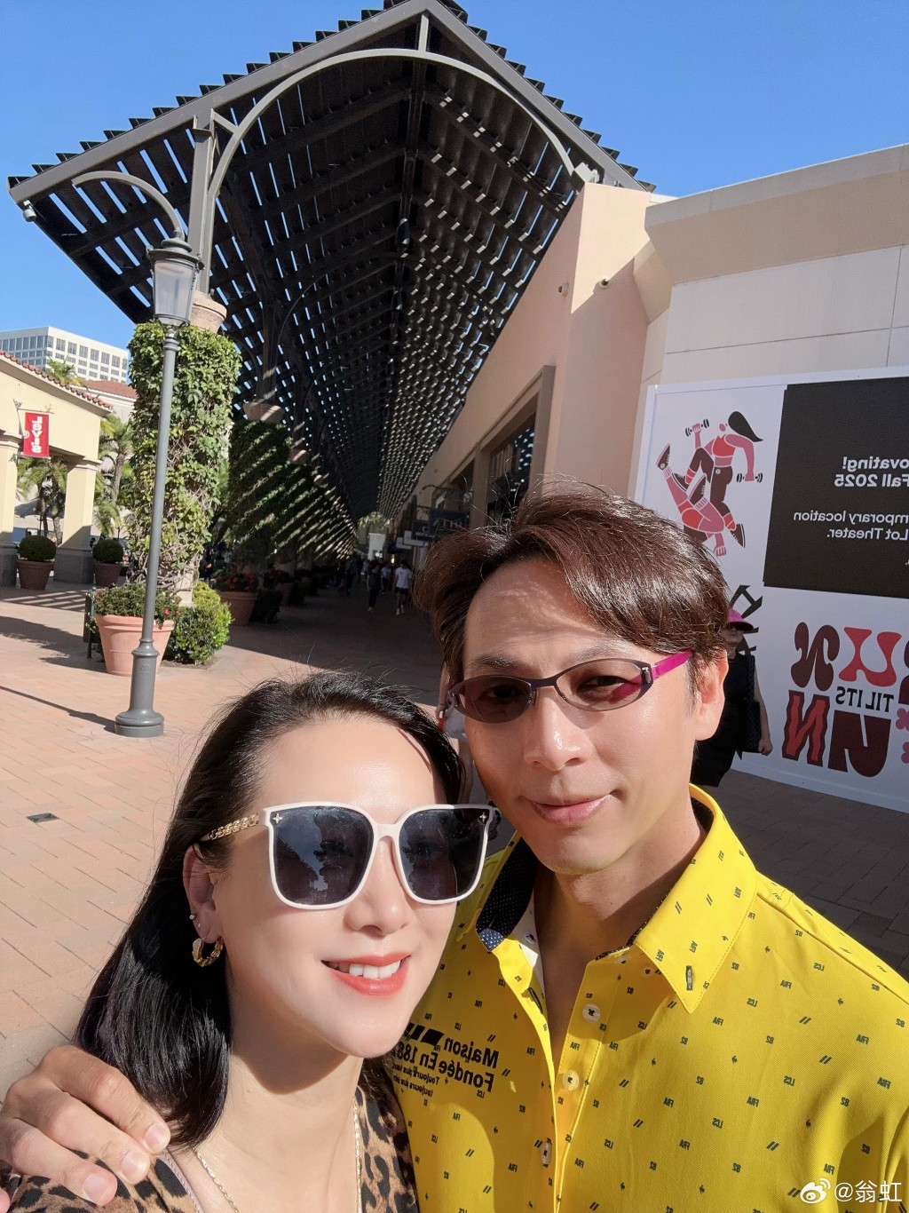 翁虹與丈夫分居三年，但兩人感情並無改變。