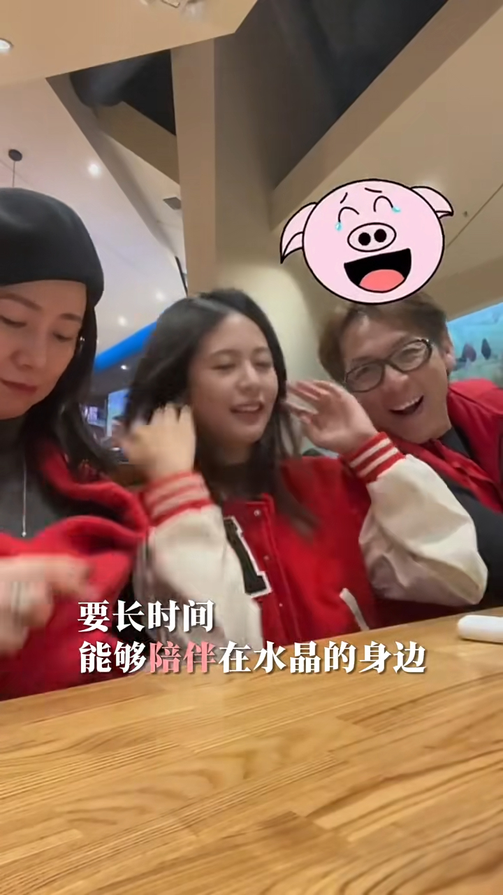 翁虹表示二人達成共識，確保有一人能長時間陪伴在女兒身邊。