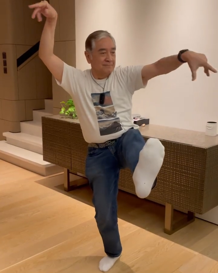 秦沛也有可愛的一面。