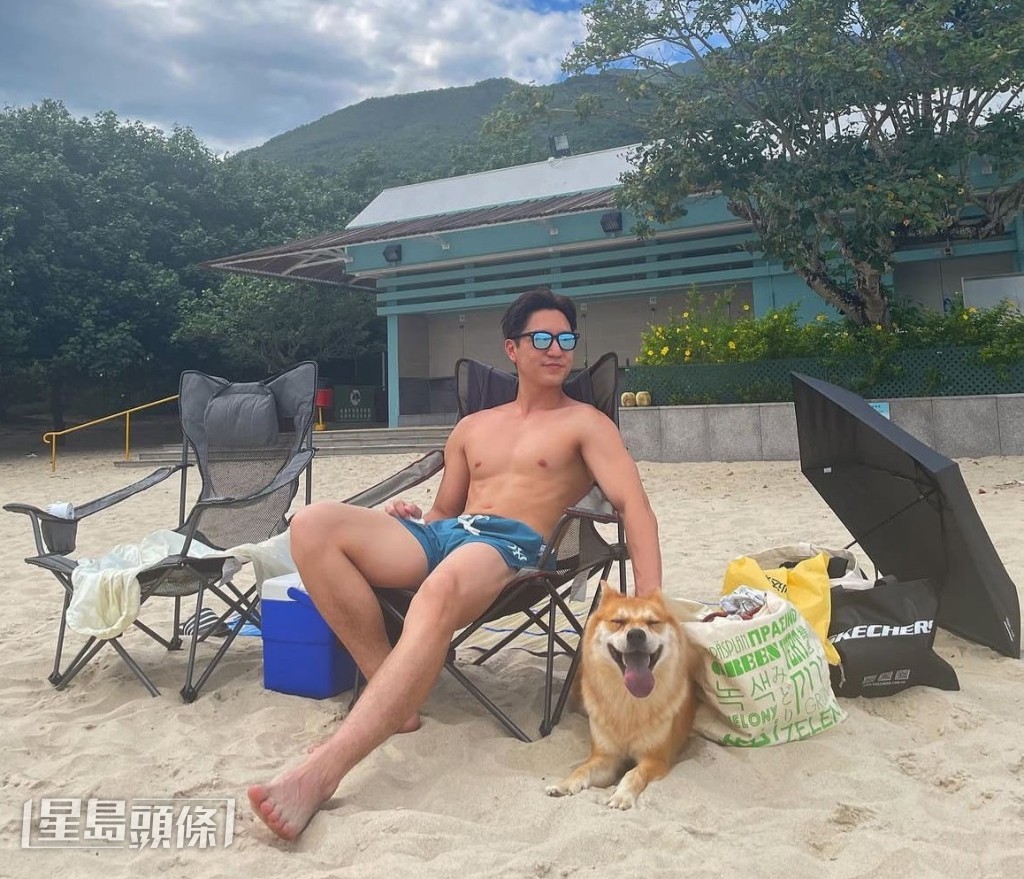 吳偉豪除了擁有高顏值,身形也保持得非常健碩。