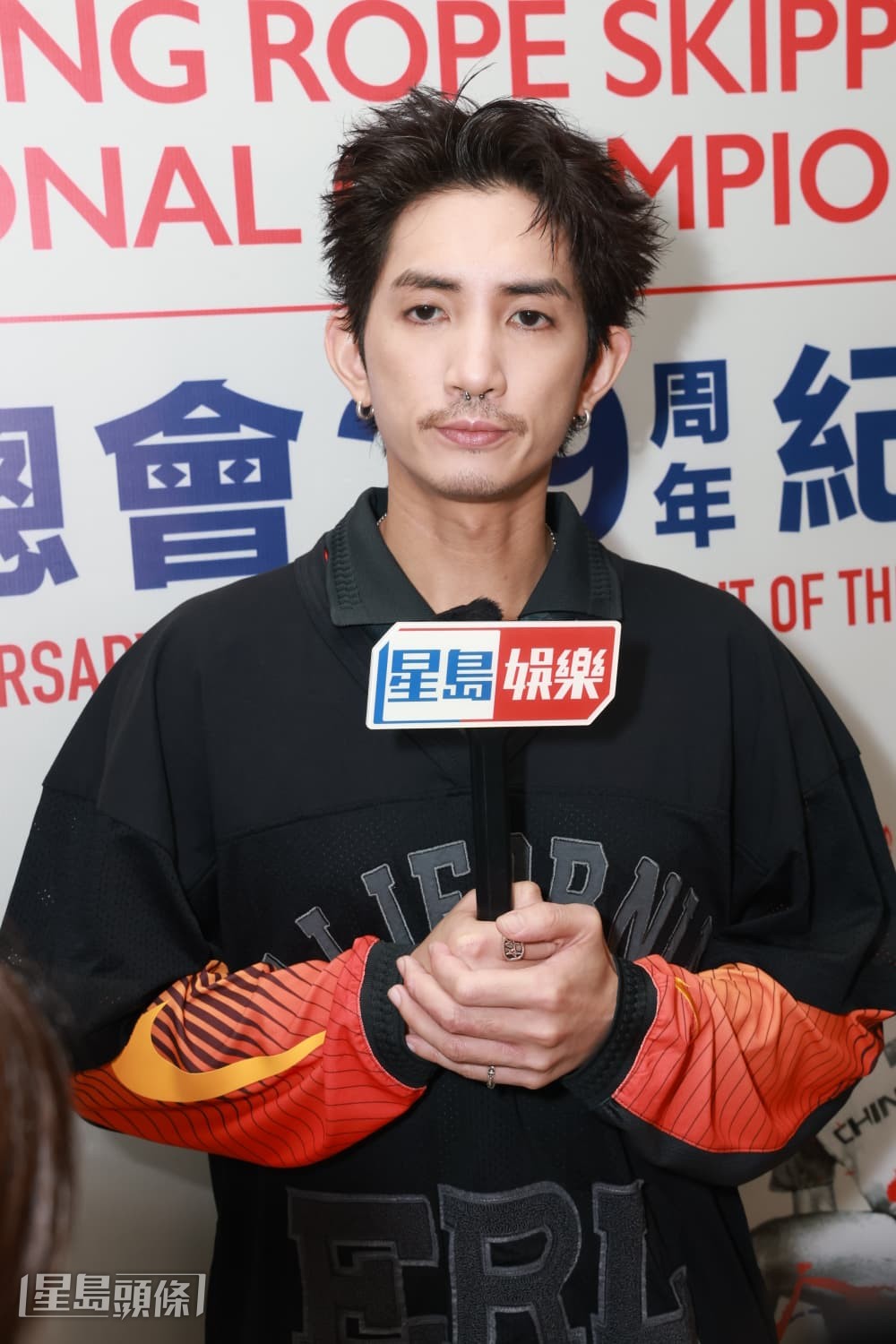 為配合電影角色,Lokman暫時保留了他的鬍鬚造型。
