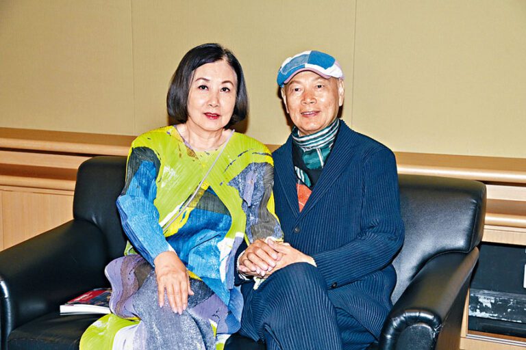 羅家英為新書主持講座，太太汪明荃都有陪同。