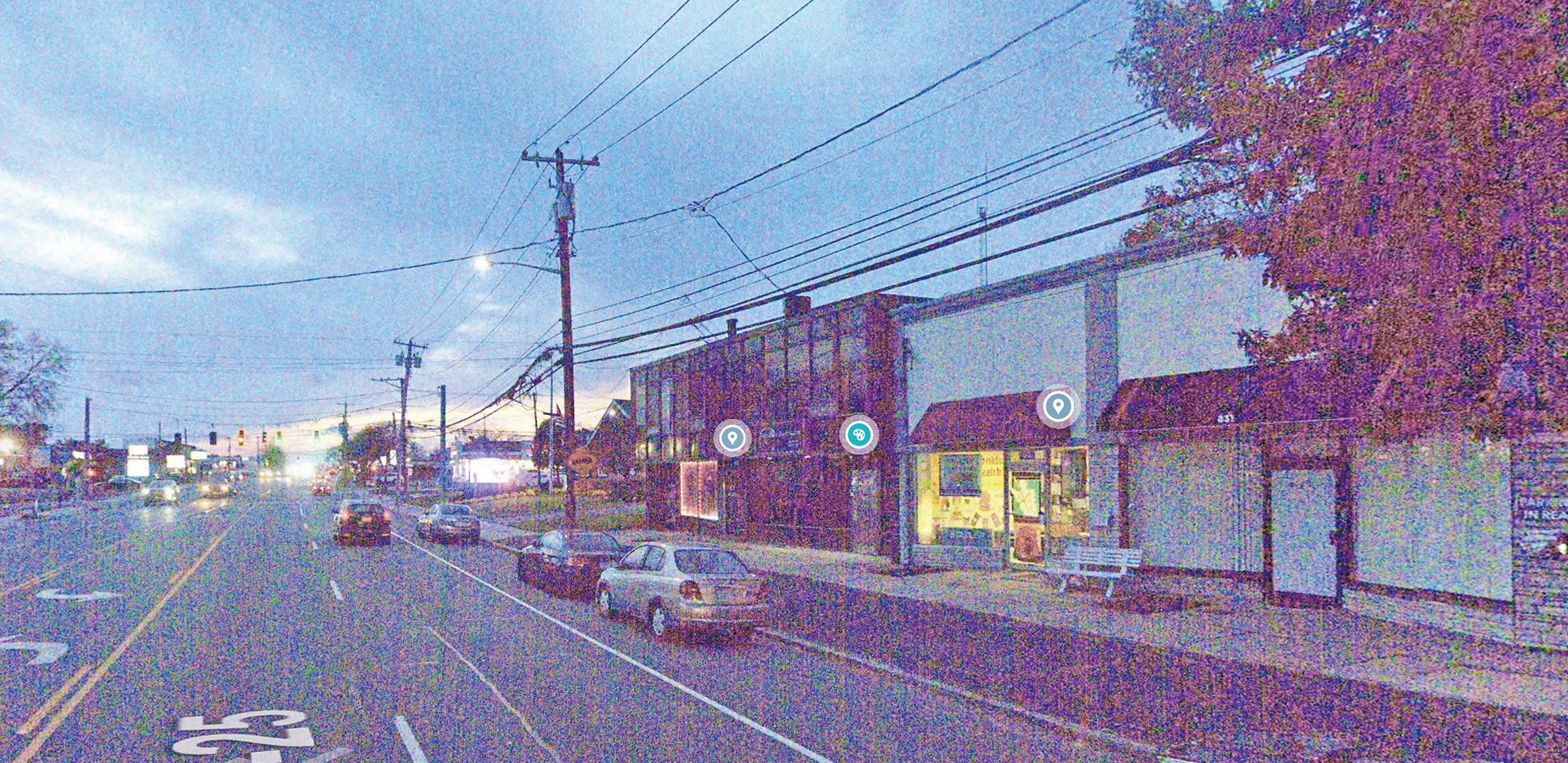 遭警方突擊搜查的按摩店附近街景。