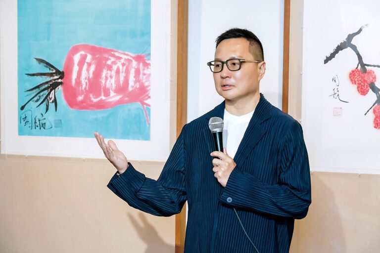 周航舉行個人畫展。矽谷亞洲藝術中心