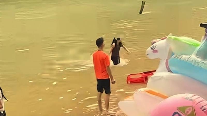 潮州網紅溪流充氣船翻側 19個月大男嬰不幸溺斃