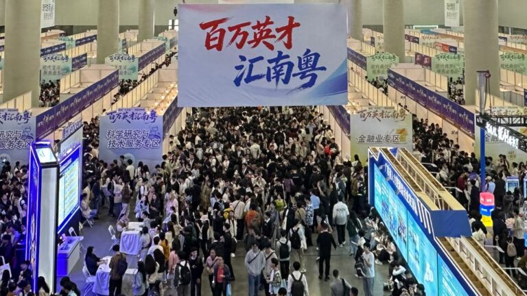 中國內地6月青年失業率創一年新低  降至14.9%