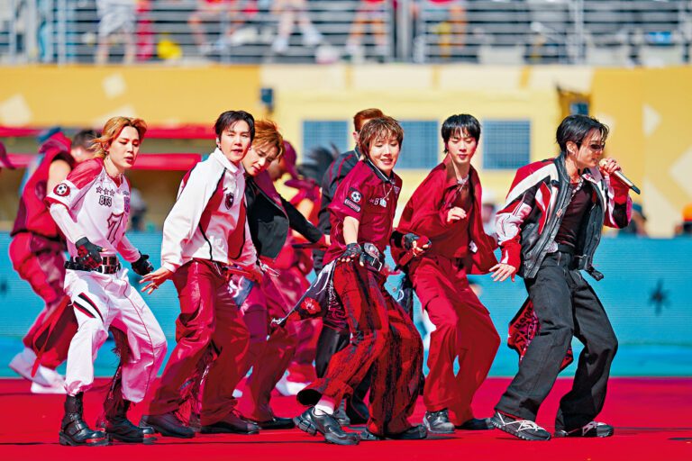 BTS有份為世盃中場騷演出，但未獲FIFA分享演出片段。資料圖片