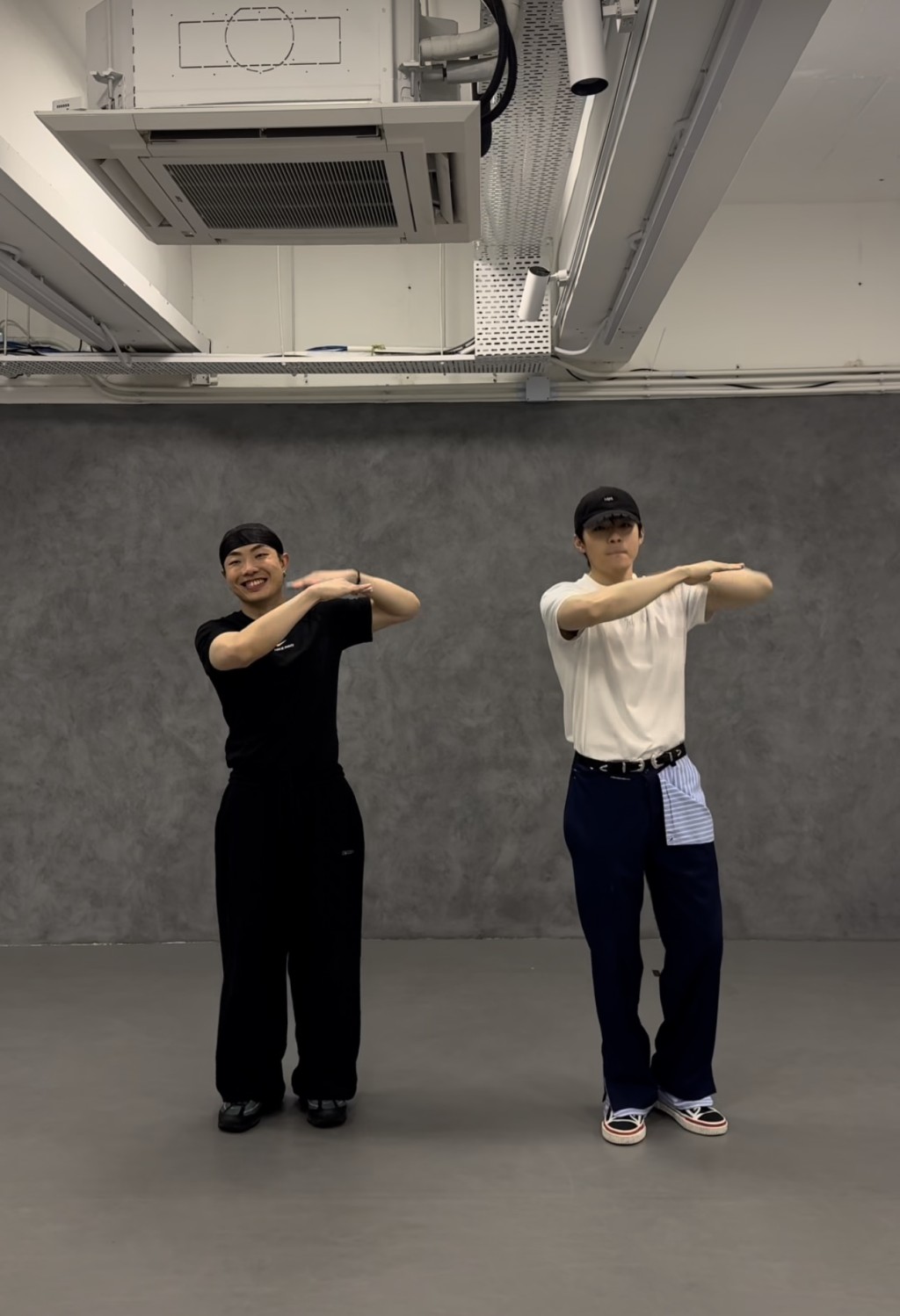 他為歌曲《Growth !》設計了讓觀眾可一齊參與的舞蹈動作。