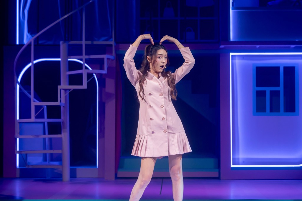 戴祖儀首次參演的舞台劇是《Nancy戀噏Show》。