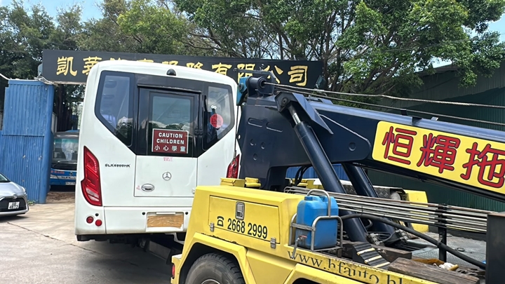 元朗車房工業意外 技工檢查小巴期間被壓身亡