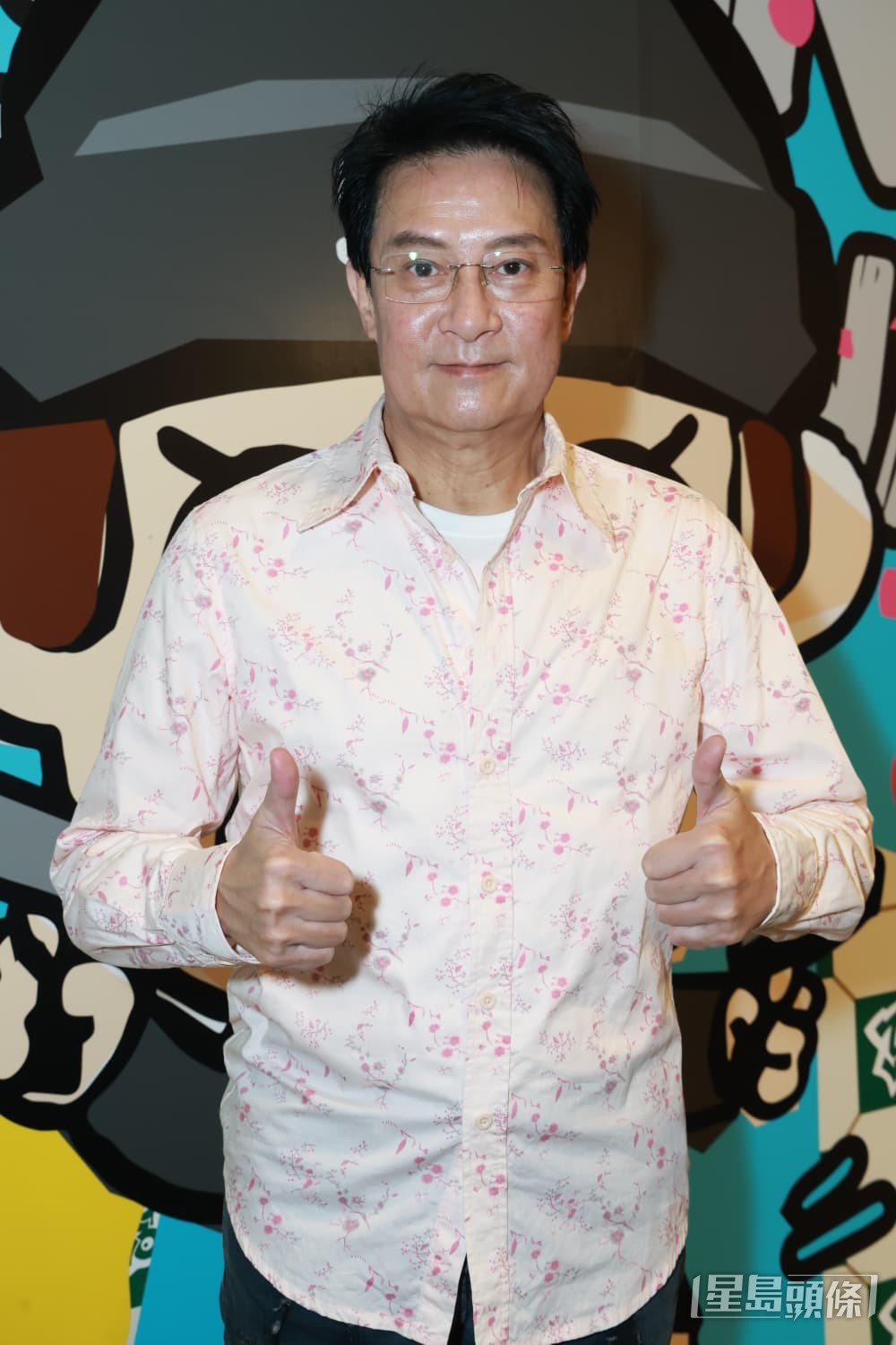 62歲的劉錫明被網民稱讚狀態極佳，猶如「回春」。