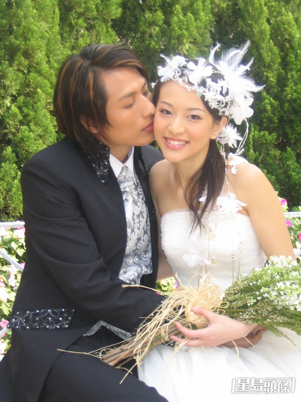林雅詩於2005年與商人溫文英結婚後淡出娛樂圈，專心相夫教子。