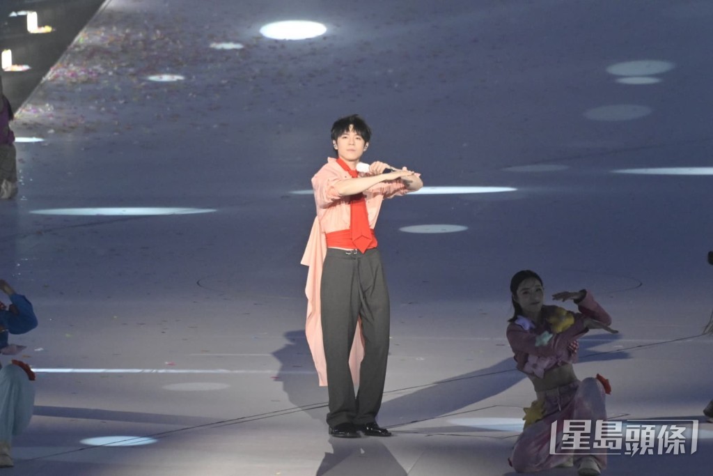演出十分落力。