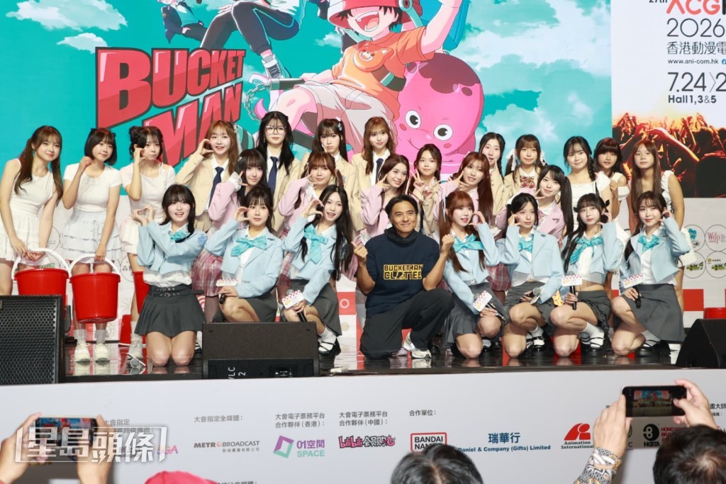 女團IDG偶像女生與馮德倫同場。