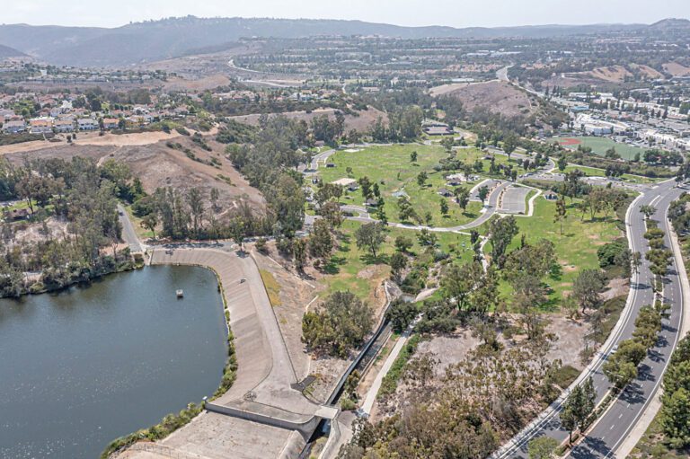 橙縣富裕社區拉德拉牧場（Ladera Ranch）。Adobe Stock（非事件圖片）