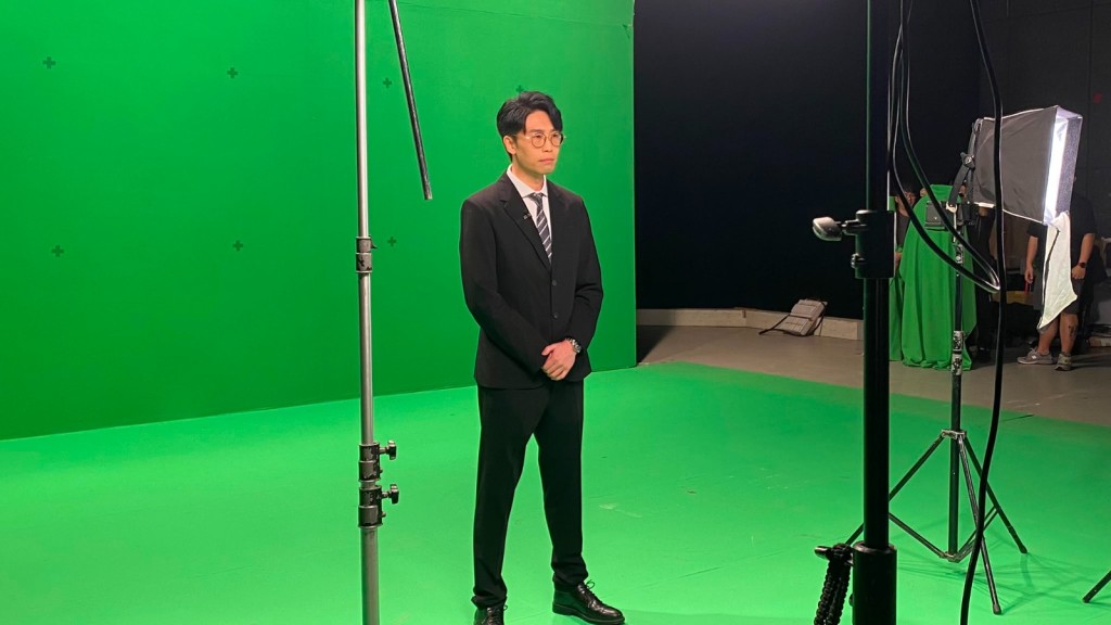 影像突破虛實界限,與藝人同場演出,效果十分逼真。