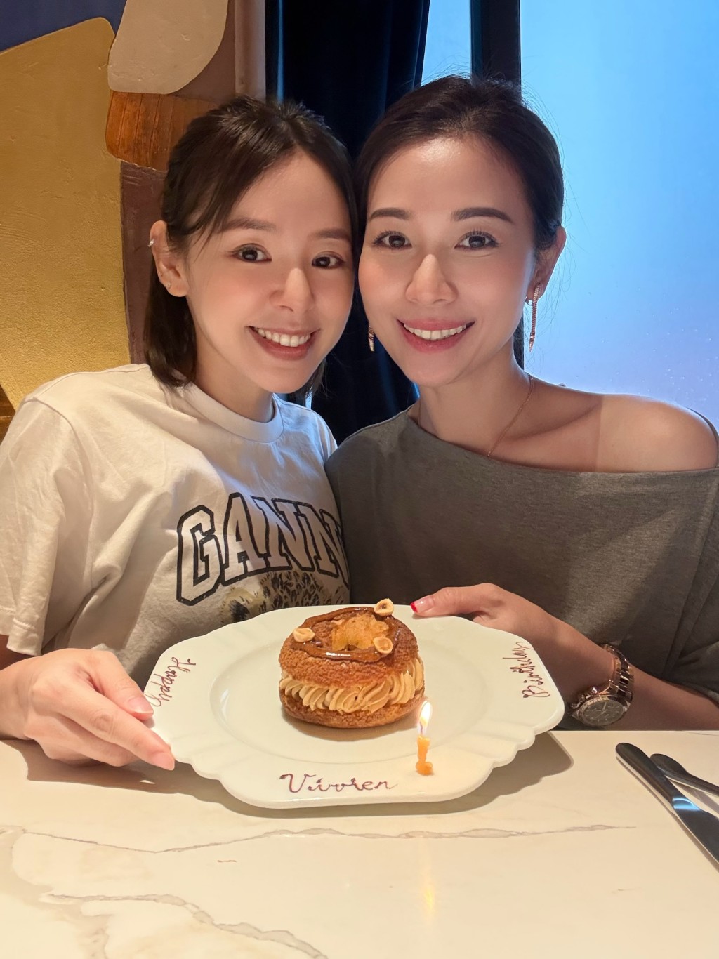 譚凱琪相約認識超過十年的富貴閨密楊秀惠慶祝生日。