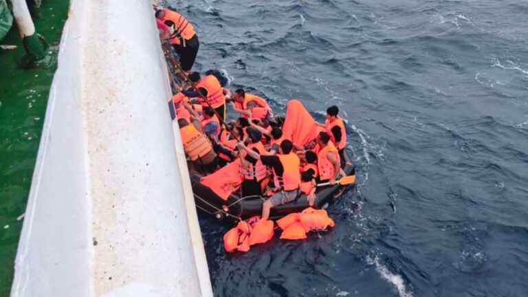 越南籍船舶南海遇險沉沒 中方搜救行動救起39人