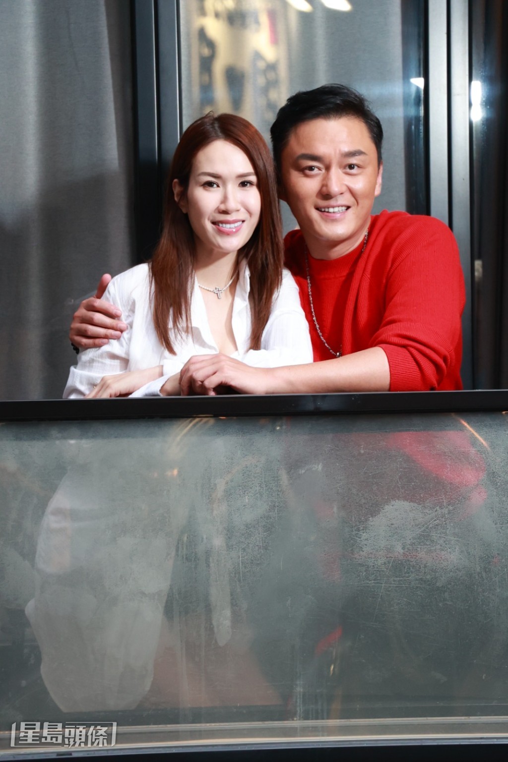 楊明給予未婚妻滿分評價,感謝她在自己失意時一直陪伴在側。
