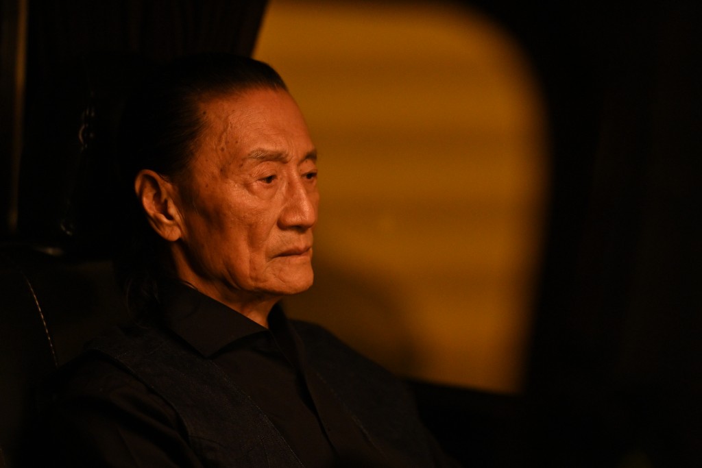 區明妙憶述，謝賢真人很友善，樂於與年輕演員分享昔日明星軼事。