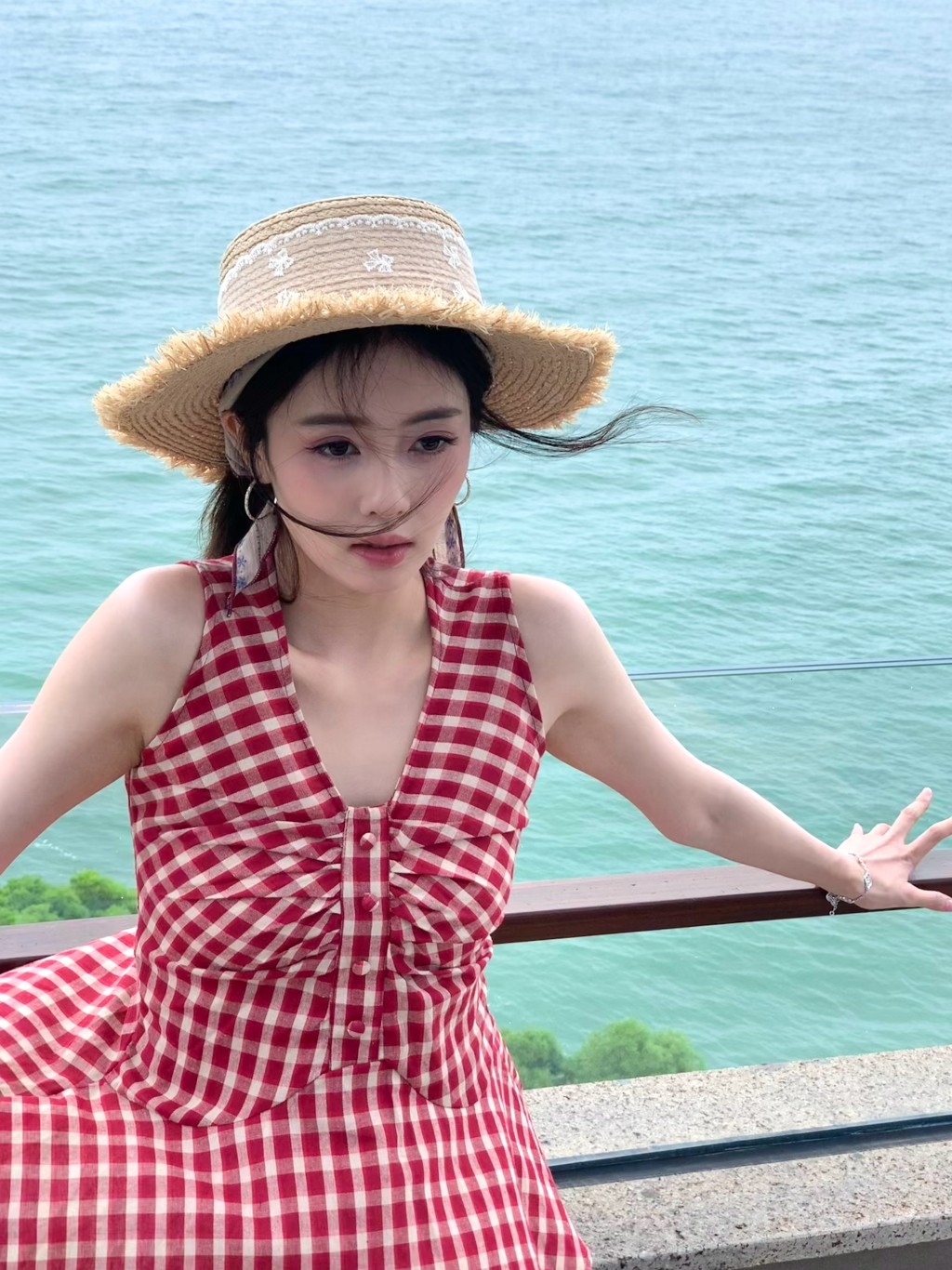 白鹿是內地一線花旦。