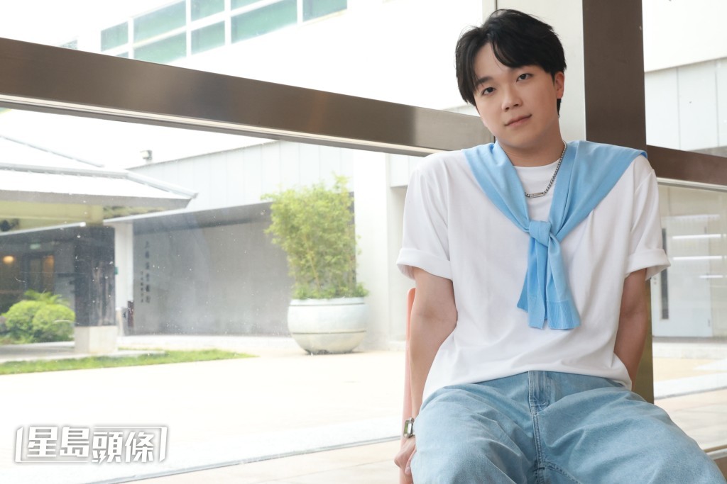 在樊亦敏的幫助下，何晉樂逐漸放下偶像包袱，成功塑造「薯仔」少爺Joe的形象。