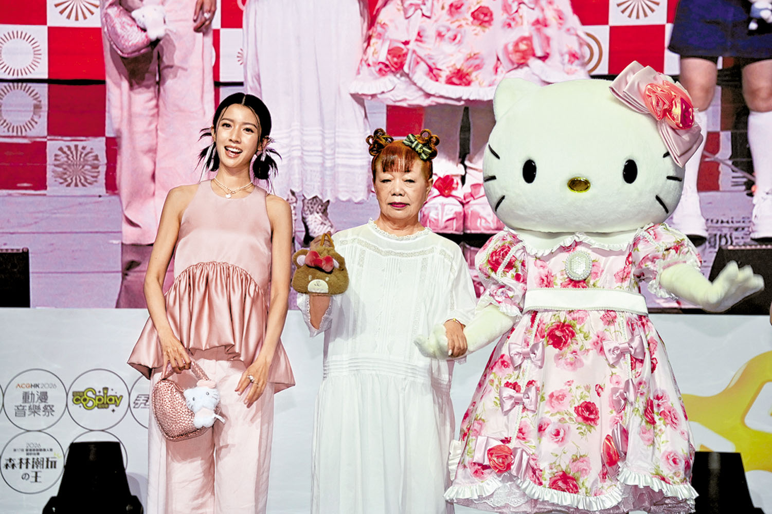 ■蔡思貝前晚出席活動,與Hello Kitty 設計師山口裕子開心同台。