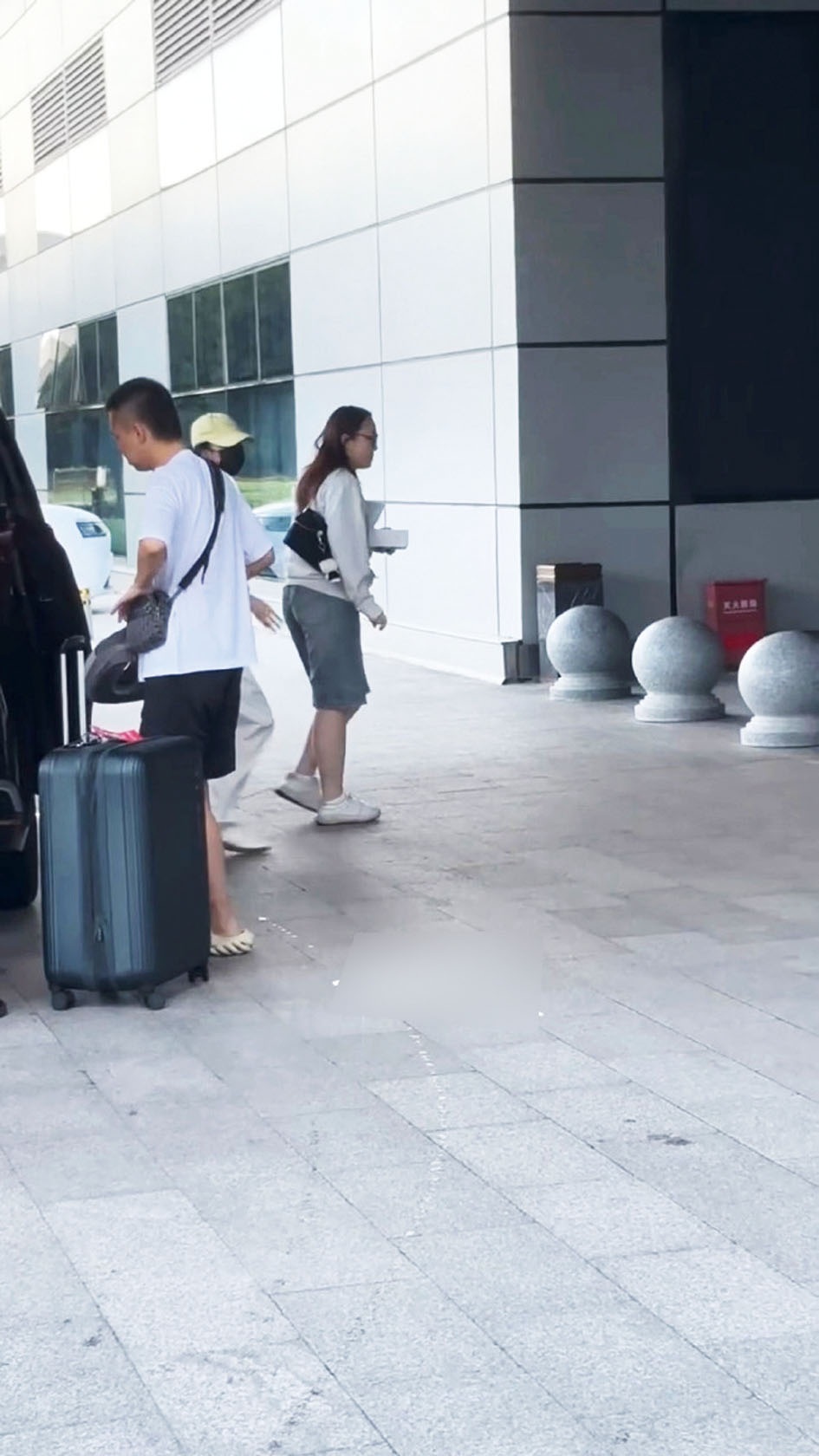■王楚然攜帶六個行李箱。網上圖片