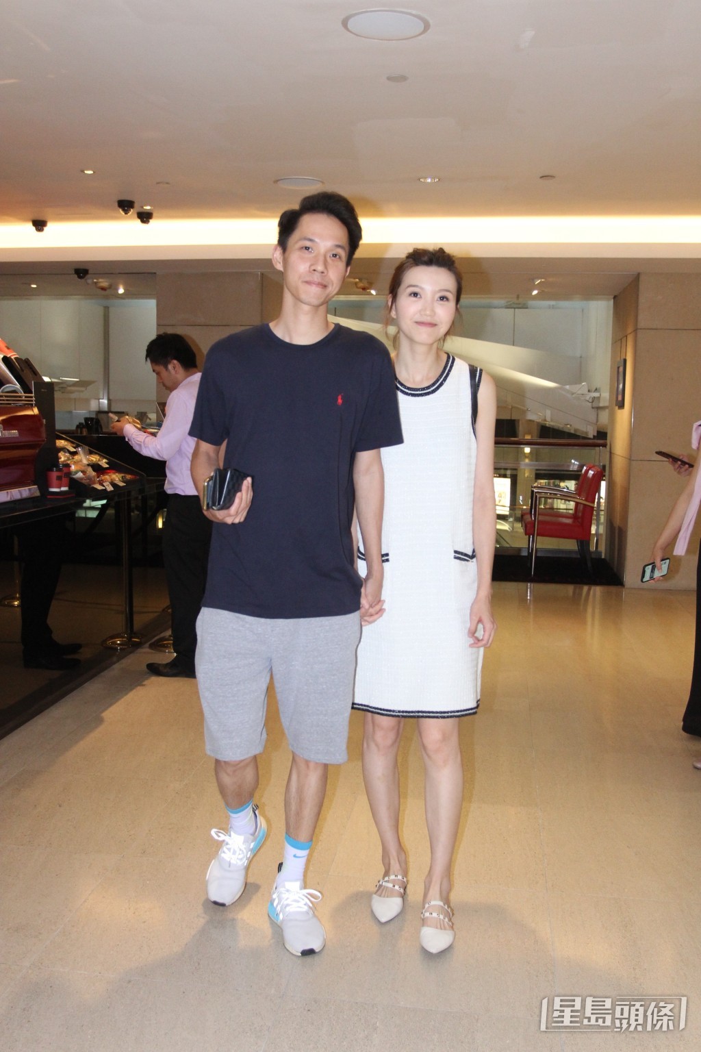 吳若希與澳門丈夫何兆鴻婚後育有一子一女。