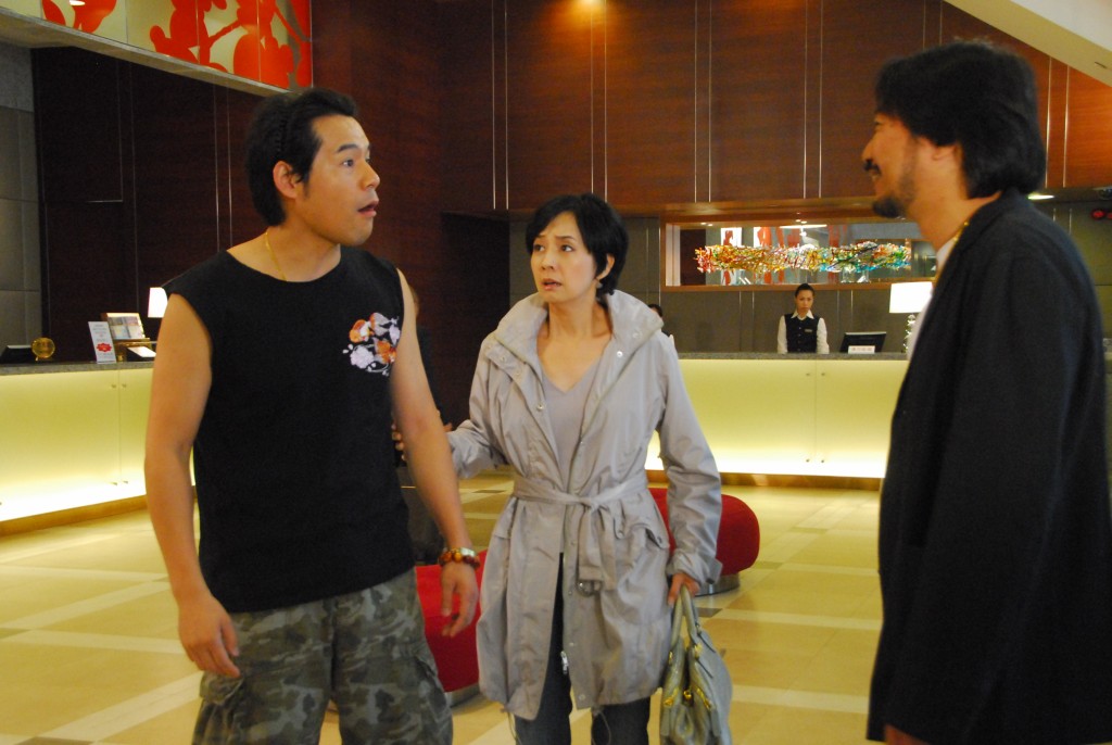 他其後曾與毛舜筠合作拍攝處境劇《畢打自己人》。