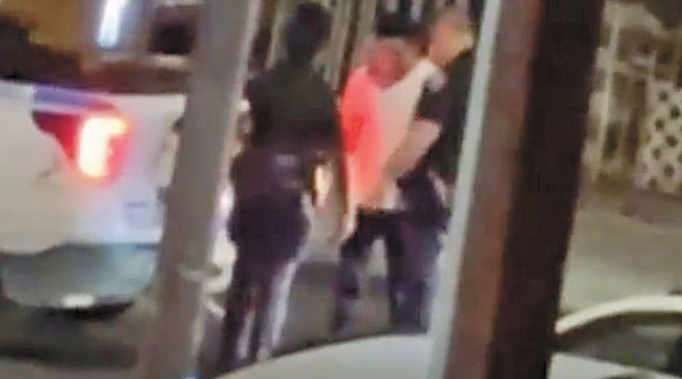 警方26日晚逮捕一名華裔男子。 Citizen應用程序截圖