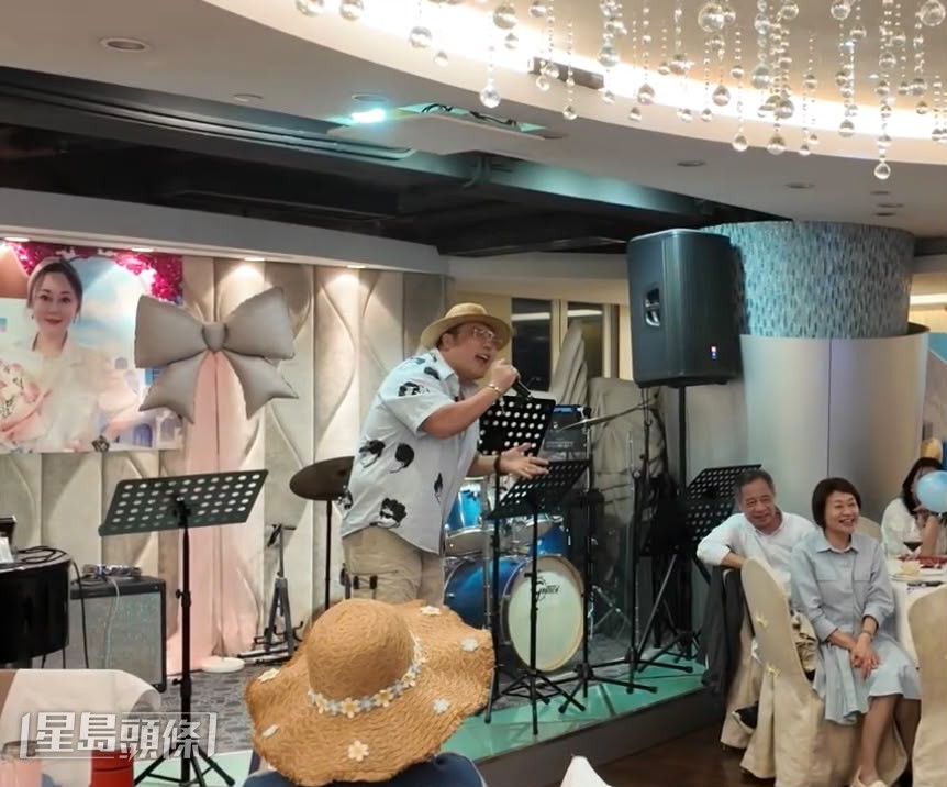 劉洋演唱《Without You》，展現雄厚唱功。