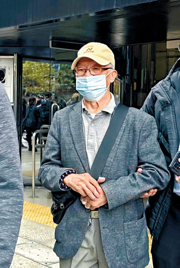 何伯去年與何太反目及大打出手，之後多次到法庭對簿公堂。