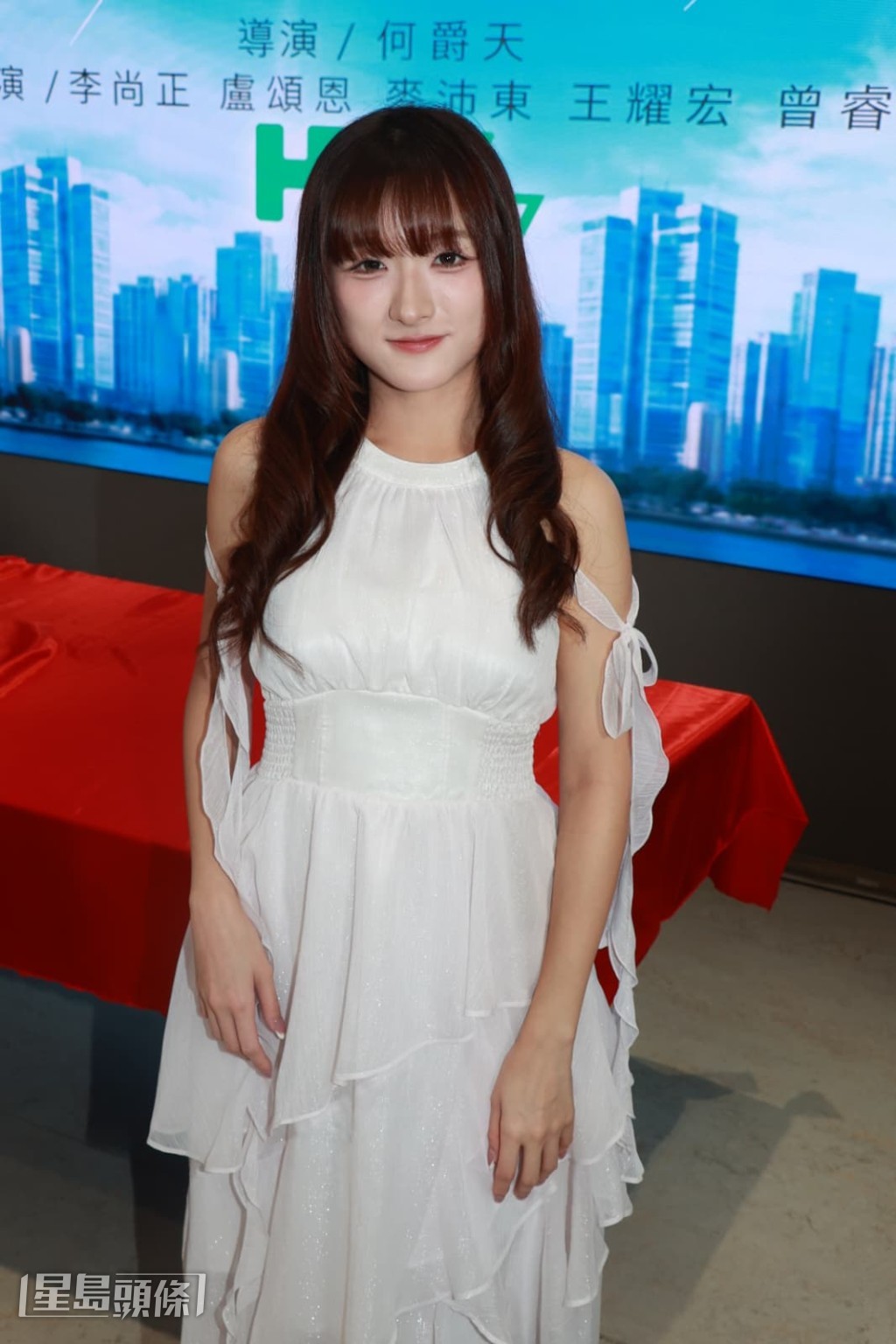 她在劇中的角色是一名「投訴王」，與本人性格反差極大。
