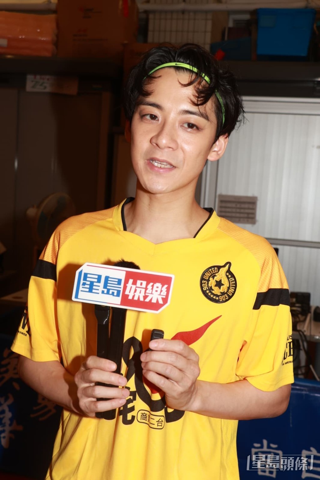 余德丞回應當晚友人是否飲酒時略顯緊張。