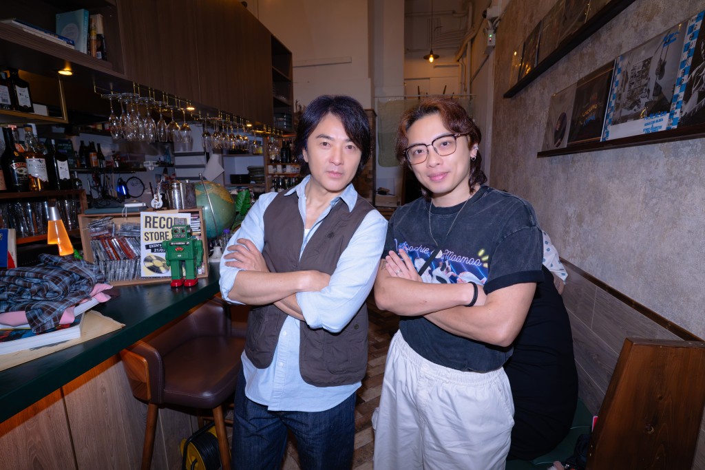伊健的頭號粉絲、樂隊Nowhere Boys主音Van突然前來探班。