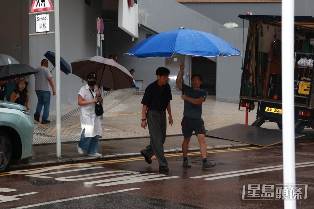 劉青雲表示,雨天對拍攝進度確實造成影響。