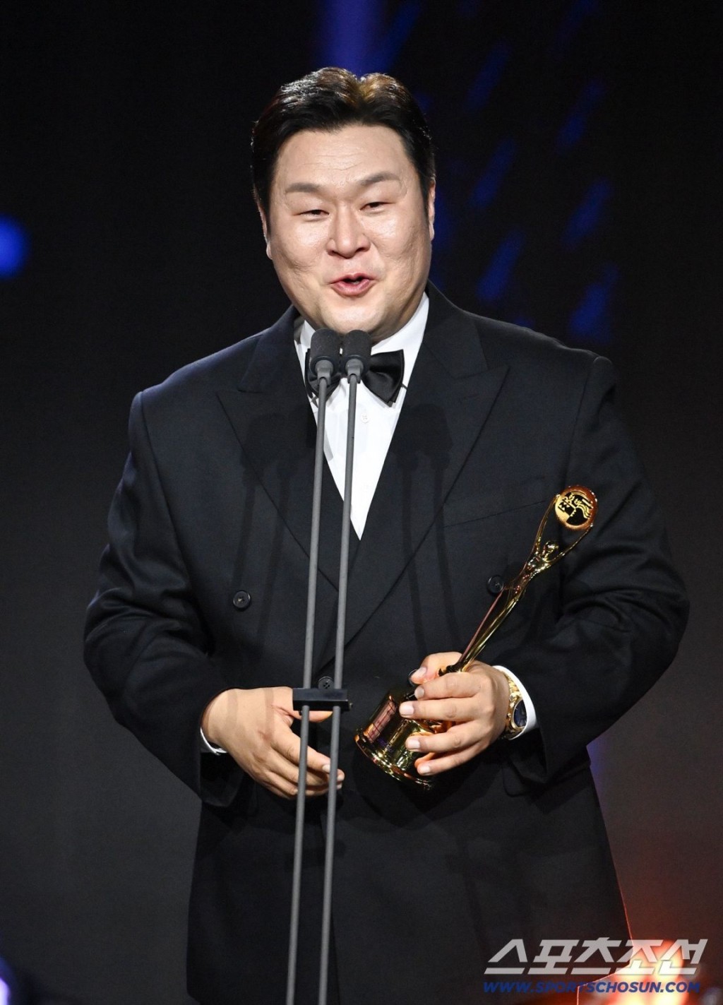 尹敬浩憑《超新丁伙頭兵》奪得男配角獎。