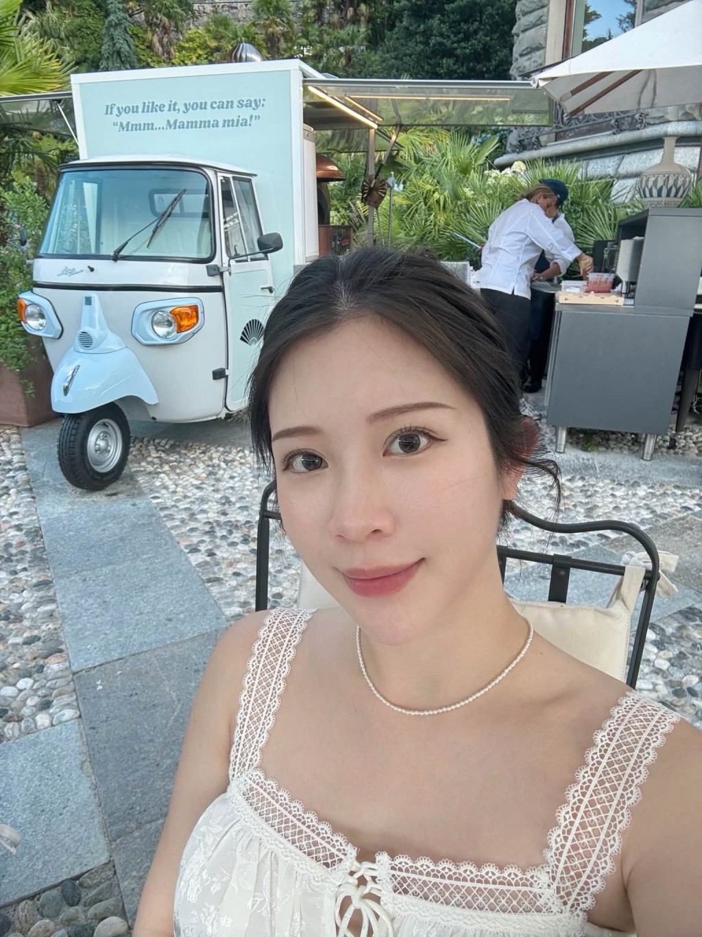 鄭家純表示自己無法久坐。