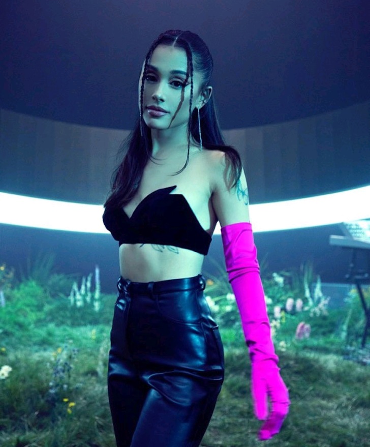 Ariana 身形一向嬌小，但過往的身材確實較為勻稱。